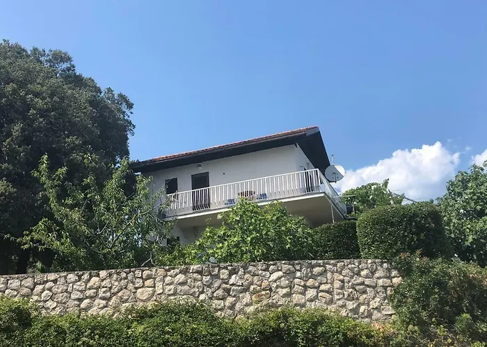 Sea View 度假居 *